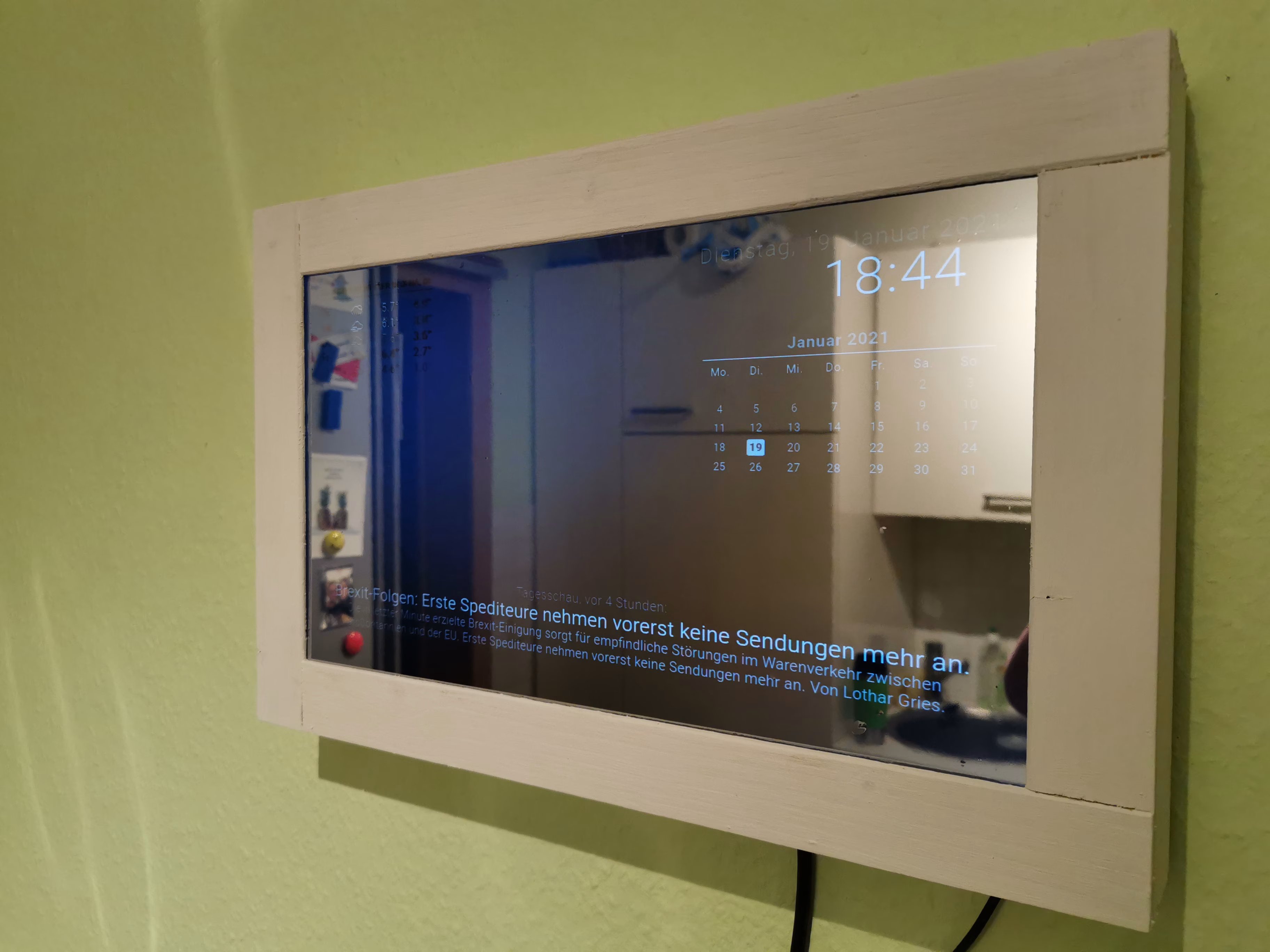 SmartMirror mit Spionspiegelfolie
