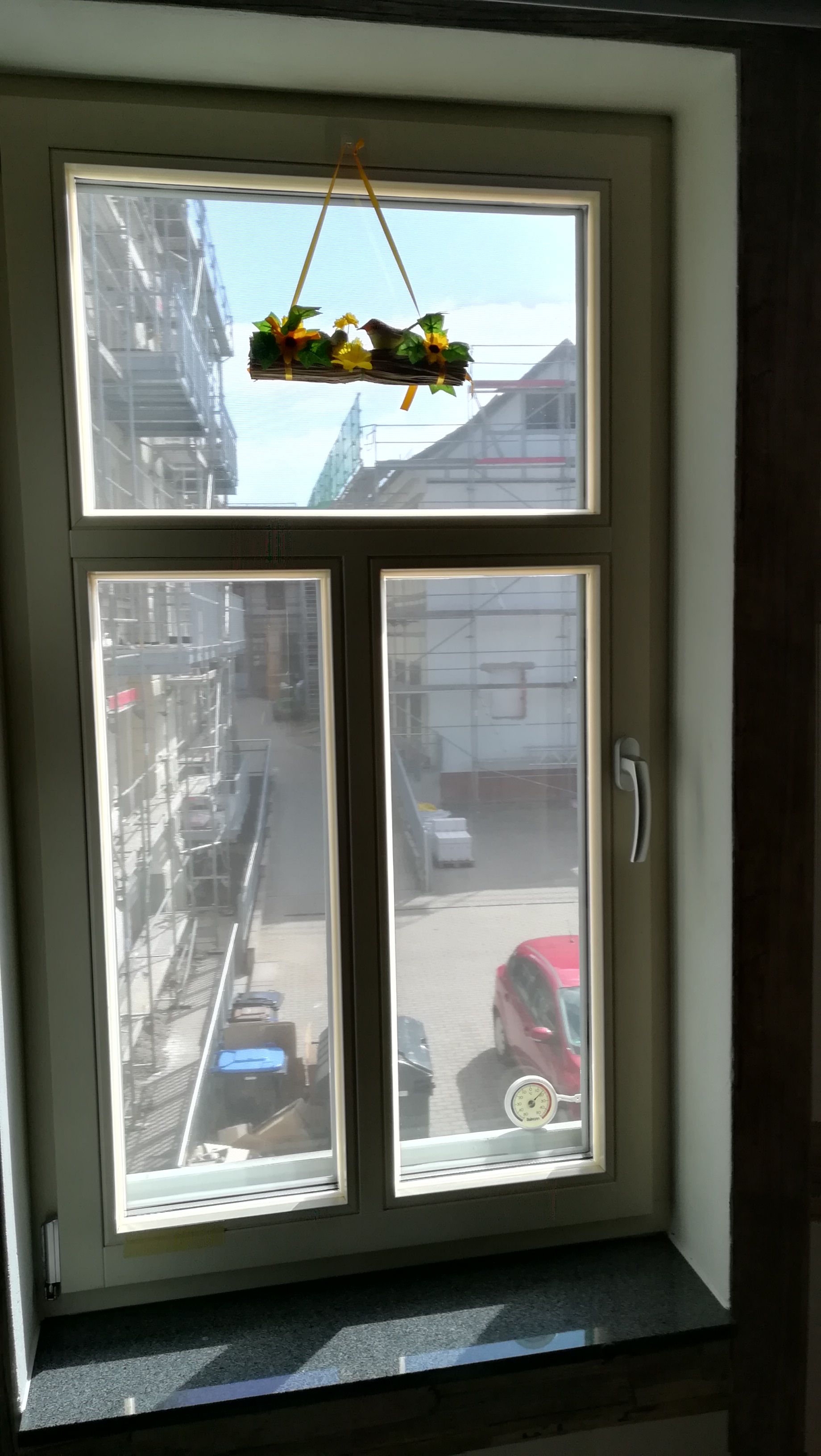 Innenansicht eines Stegfensters mit Spionspiegelfolie