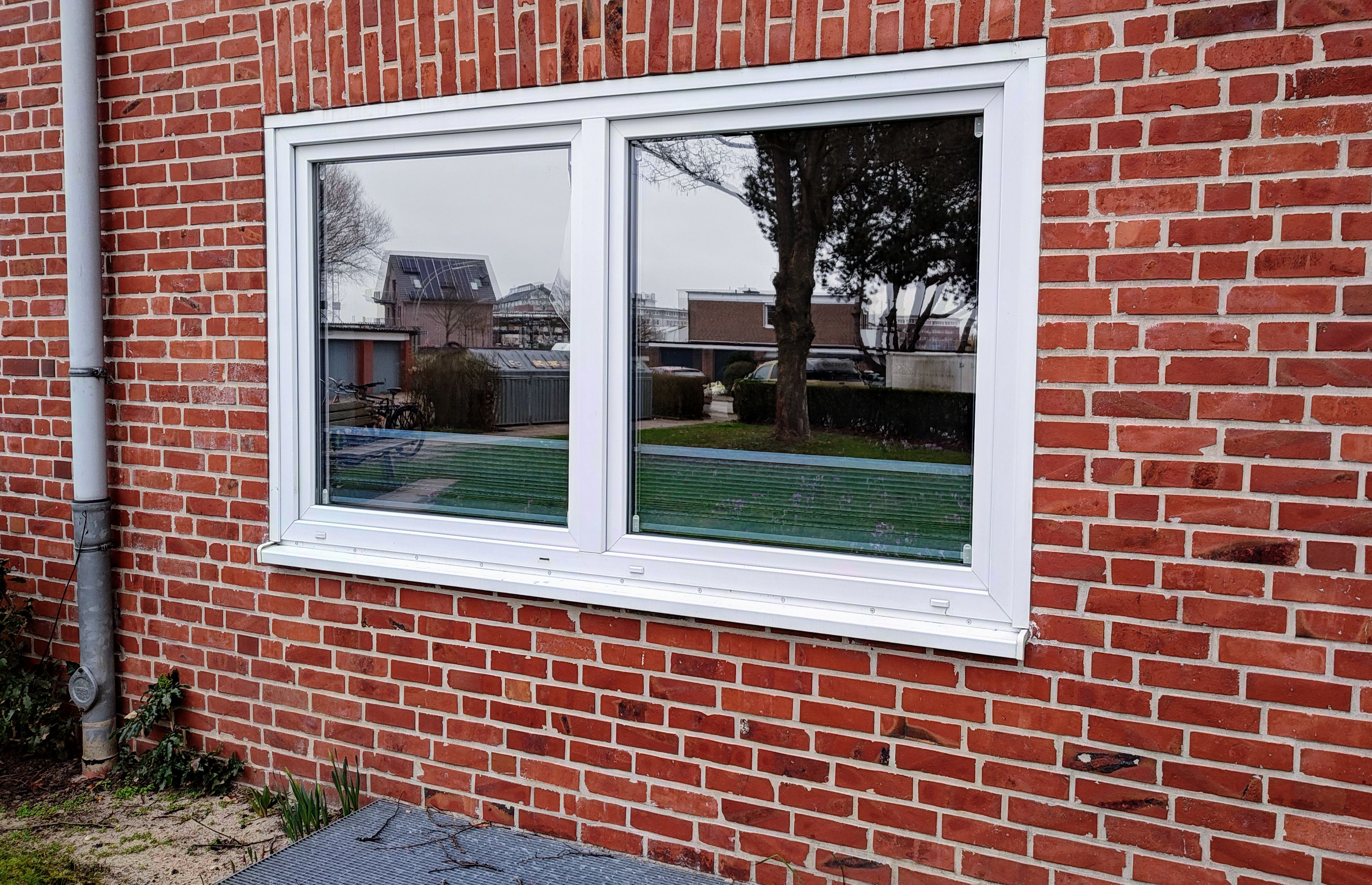 verspiegeltes Wohnzimmerfenster