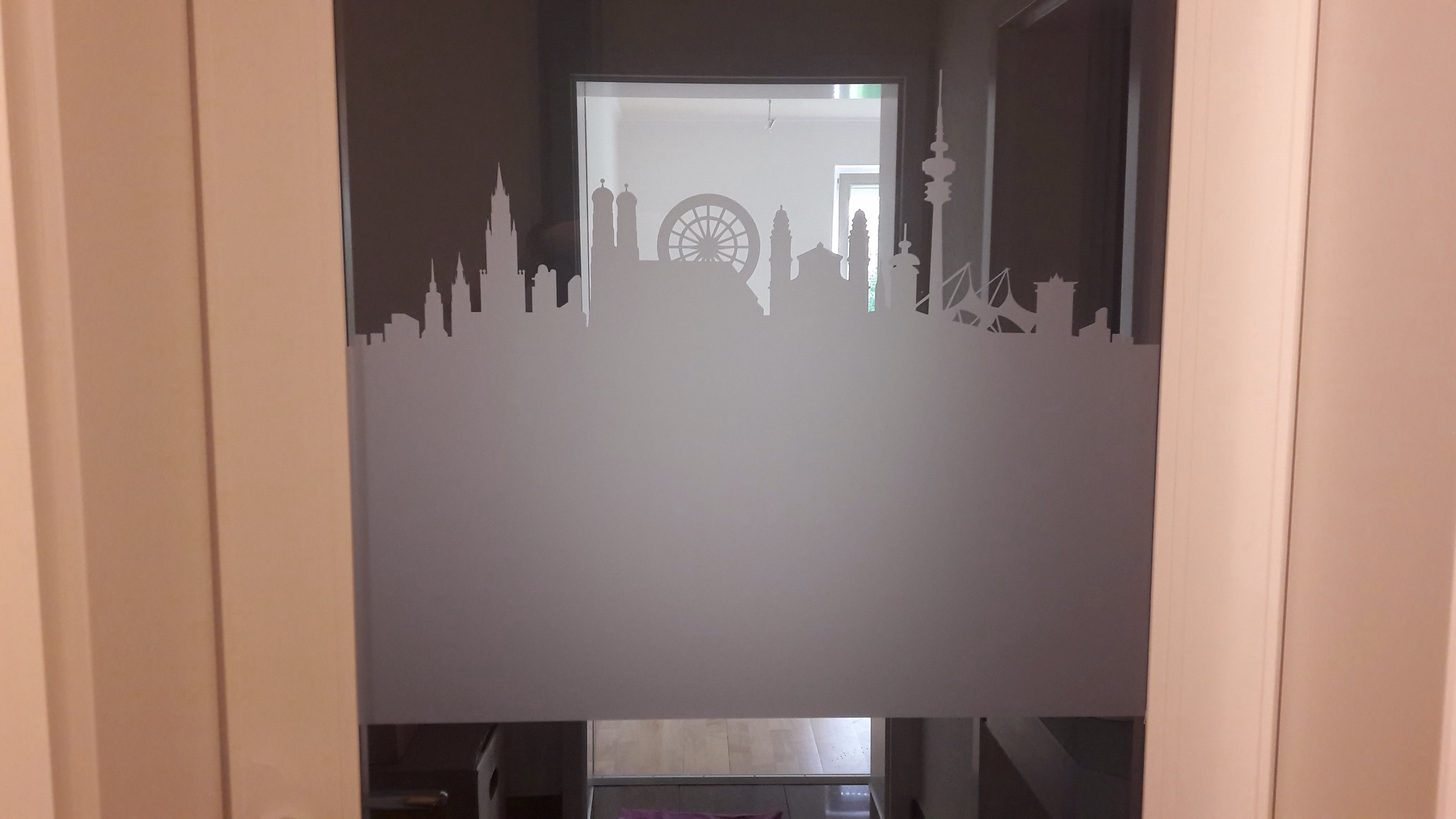 Glasdekor für Fenster, Skyline München