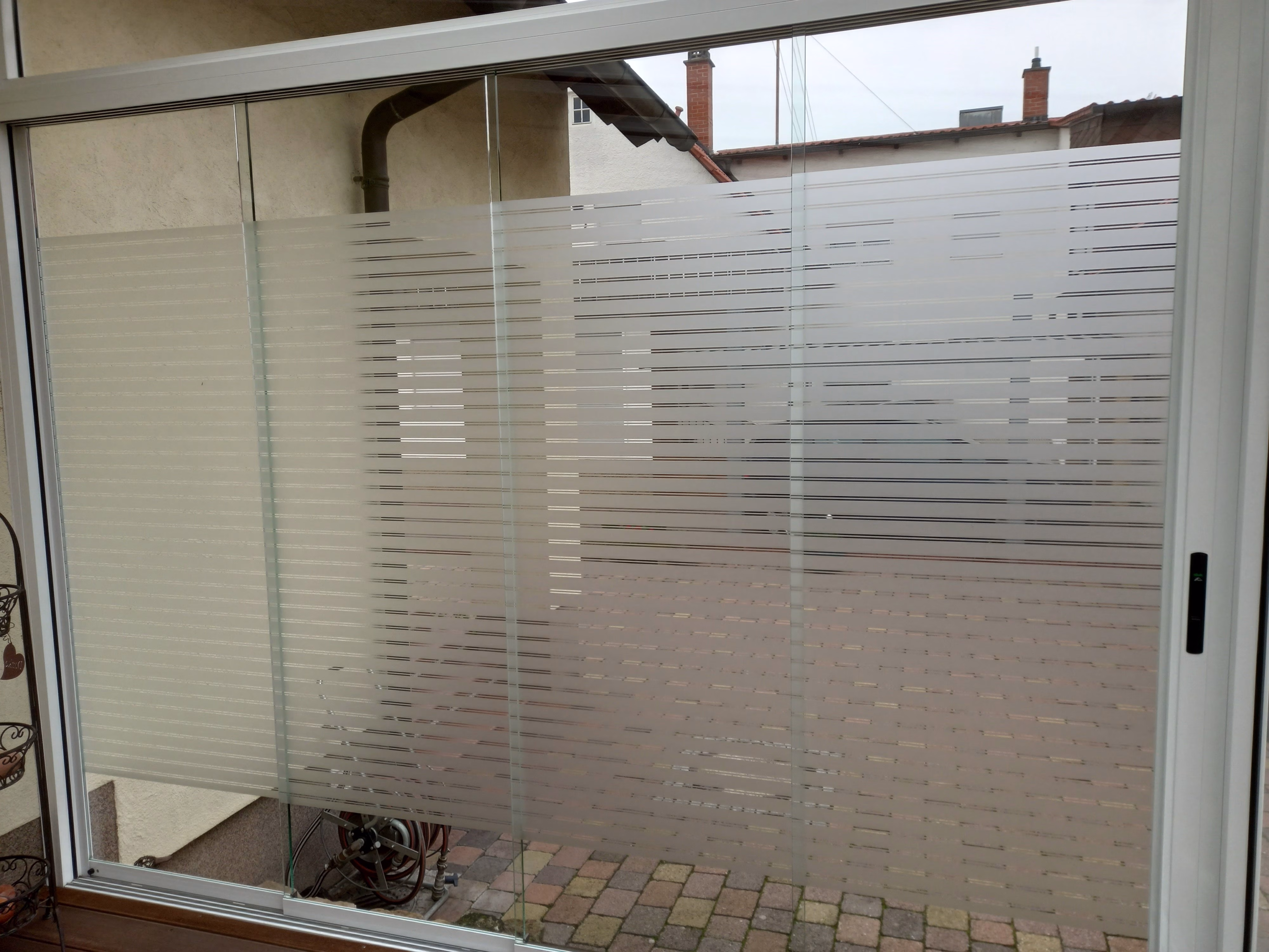 Dekorfolie unterschiedlich breite Streifen