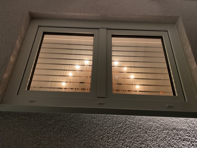 Sichtschutzfolie mit Streifendesign