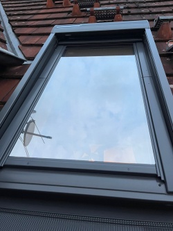 Dachfenster mit Hitzeschutzfolie mittel foliert