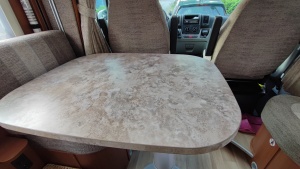 Wohnmobiltisch mit Outdoor Folie, Urban Beige