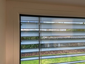 Sonnenschutzfolie, silber dunkel verspiegelt