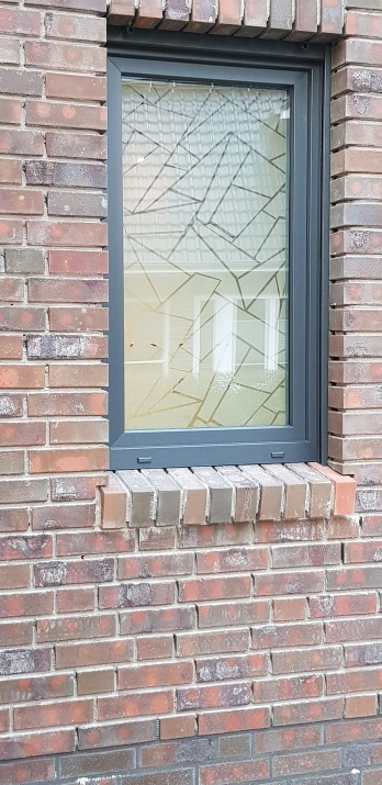 Dekofolie in moderner Bruchglasoptik