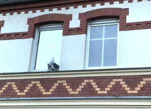 Spiegeleffekt einer Sonnenschutzfolie von ausßen betrachtet