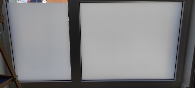 blickdichte kleberlose Fensterfolie für`s Bad