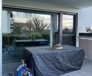 Aussenansicht der Spionspiegelfolie Prolight