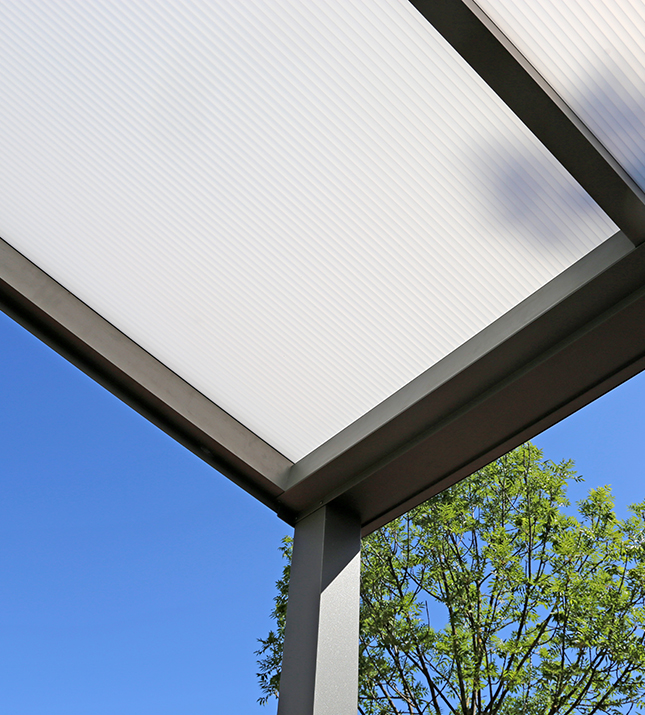 Sonnenschutzfolie für Fenster ☀️ als Zuschnitt, Meterware oder Rolle.