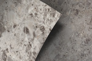 Dunkler Terrazzo, Klebefolie in Steinoptik