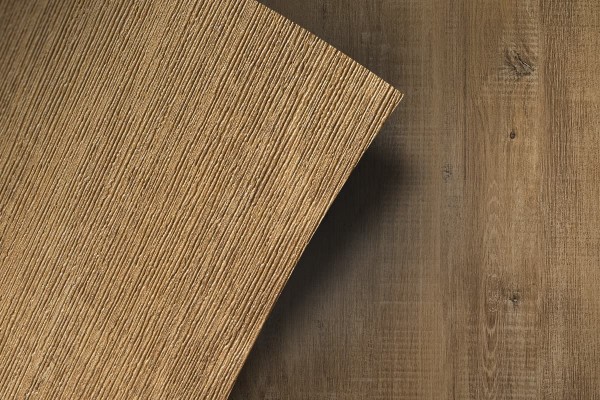 Eiche modern strukturiert