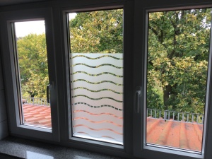 Teilfolierung mit Dekorfolie in Wellenoptik
