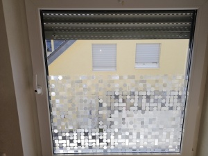 Fensterfolie mit Mosaikoptik