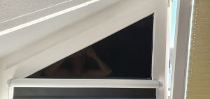 Sfixanve Verdunklungsfolie Für Fenster Fensterfolie Schwarz  Verdunkelungsfolie Sichtschutzfolie Sichtschutz Selbstklebend Dunkel Folie  Abdunklungsfolie Anti-UV Non Klebefolie(60 * 300CM) : : Küche,  Haushalt & Wohnen