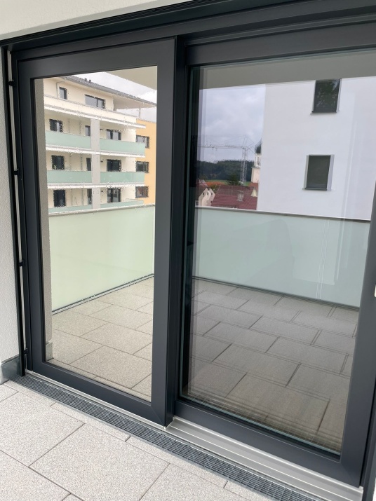 Spionspiegelfolie außen silber verspiegelt