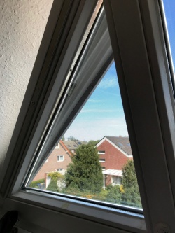 Sonnenschutzfolie, angebracht auf einem Dreiecksfenster