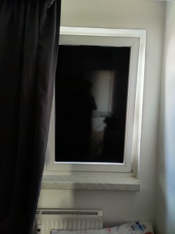 Funfox Fensterfolie Schwarz Verdunkelungsfolie Blickdicht Fenster