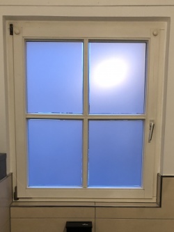 2in1: Sichtschutzfolie und Sonnenschutzfolie, silber matt verspiegelt