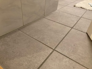 Fliesenaufkleber in Betonoptik braunbeige
