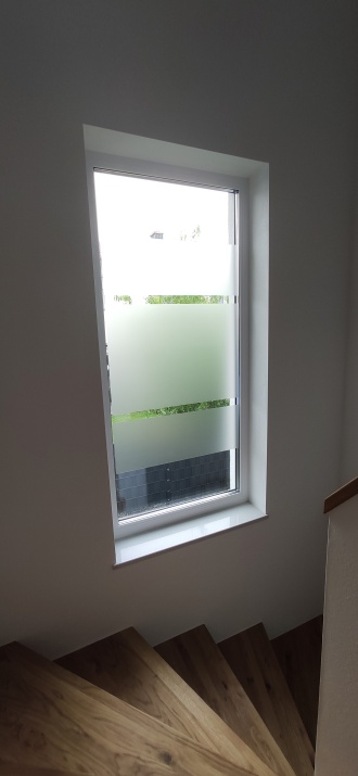 Kleberlose Sichtschutzfolie im Treppenhaus