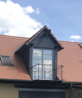 Dachfenster mit Hitzeschutz dank einer Fensterfolie