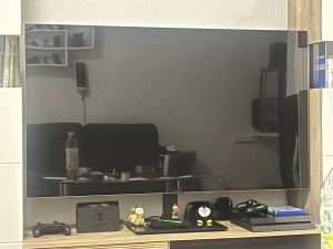 TV mit starker Spiegelung