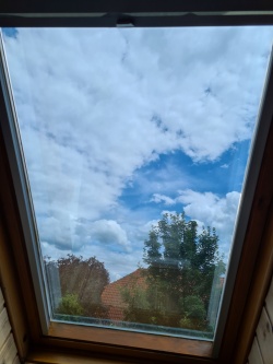 Dachfenster mit Wärmeschutzfolie in silber mittel