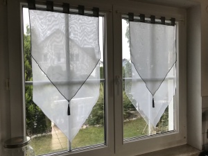 Spiegelfolie silber verspiegelt am Fenster von innen betrachtet