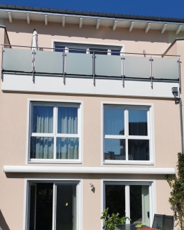 Sonnenschutzfolie silber mittel verspiegelt im ersten Obergeschoss