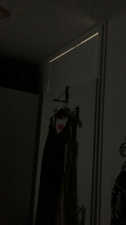 Kein Tageslicht fällt mehr durch das Oberlicht