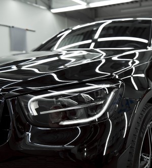 Car-Wrapping Autofolie schwarz glänzend günstig nach Maß bestellen