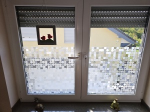 Fensterfolie mit Mosaik- Glanzoptik (geprägt)