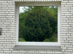 Verspiegeltes Fenster mit Spiegelfolie