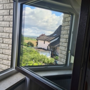 Einseitige Sichtschutzfolie silber verspiegelt